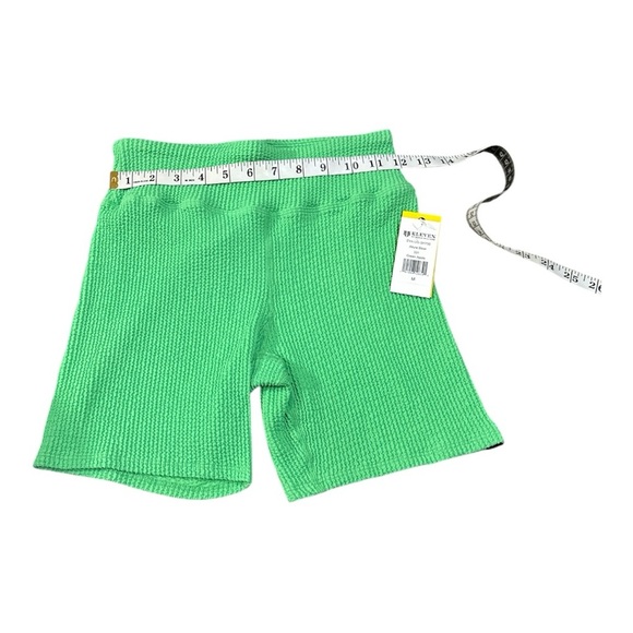 EleVen by Venus Williams Allure Biker Shorts M NWT | Green Apple Textured Knit - Picture 3 of 6